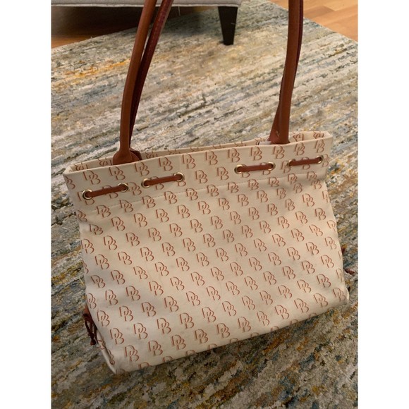 Vintage Cream and Gold Canvas Dooney and Bourke Tote - Picture 5 of 9
